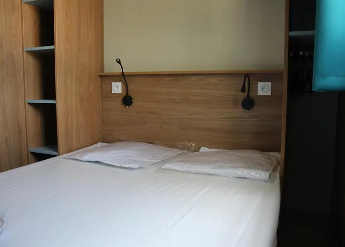 Camping Le Clos Du Rhone
