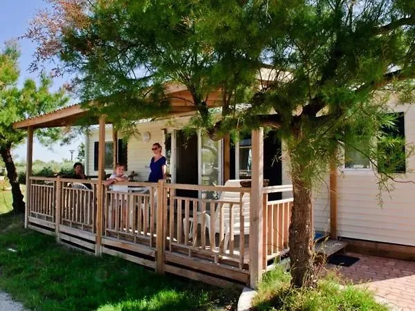 Camping Le Clos Du Rhone