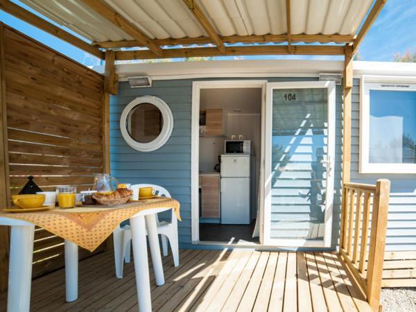 Le Clos Du Rhone Campsite *