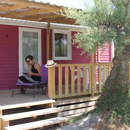 Camping Le Clos Du Rhone Saintes-Maries-de-la-Mer Exterior photo
